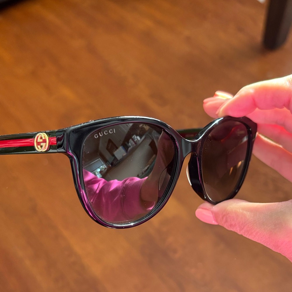 Gucci Black Sunglasses /Gucci stripe on side with logo. Authentic.